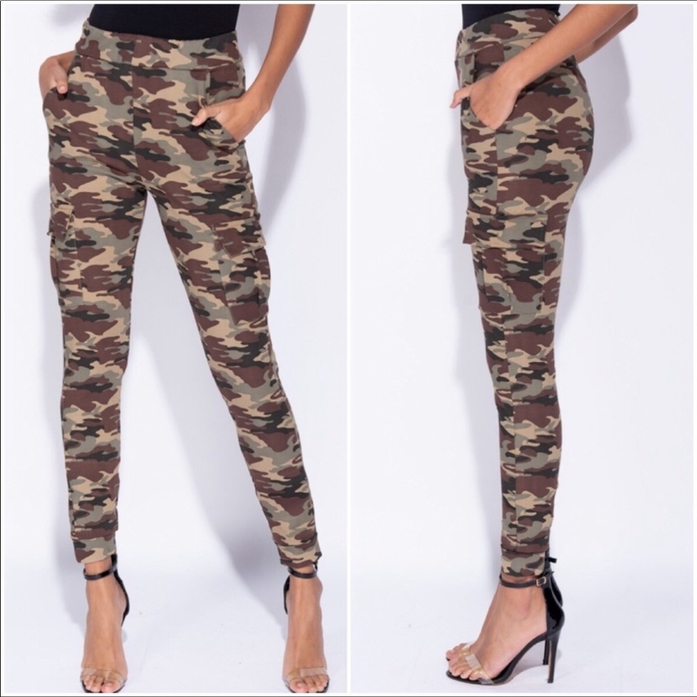 High Waist Camo Joggers - Picture 2 of 8